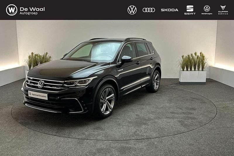 Deep black Gebruikt 2022 VW Tiguan Business+ SUV | € 35.895 (Eerlijke prijs) - Afbeelding 1/3