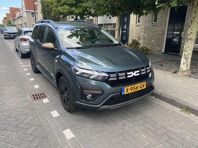 Groen Gebruikt 2023 Dacia Jogger MPV | € 20.800 (Eerlijke prijs) - Afbeelding 1/4