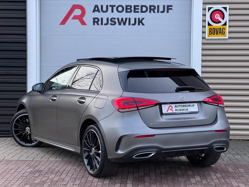 Occasion Mercedes A250 AMG line 161 PK (118 kW) 2022 Grijs Hatchback