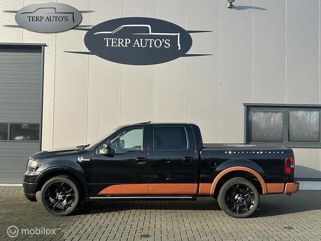 Zwart Occasion 2008 Ford V8 Van | € 14.950 (Eerlijke prijs) - Afbeelding 1/4