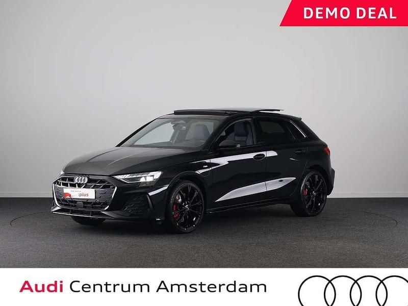 Zwart Nieuw 2025 Audi A3 Sportback e-tron Competition Hatchback | € 57.949 - Afbeelding 1/3