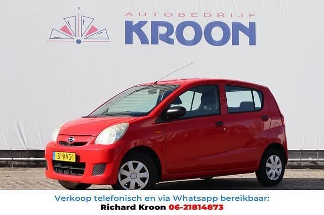 Rood Gebruikt 2010 Daihatsu Cuore Hatchback | € 2.650 (Eerlijke prijs) - Afbeelding 1/4