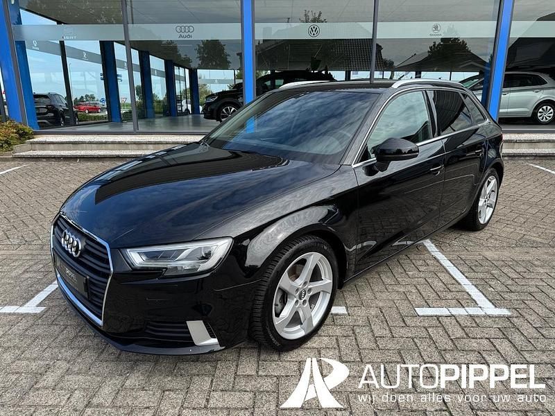 Zwart Gebruikt 2019 Audi A3 Sportback Sport Hatchback | € 21.495 - Afbeelding 1/4