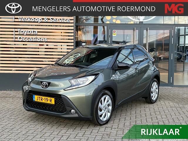 Groen Occasion 2022 Toyota Aygo X Play SUV | € 15.940 (Goede deal) - Afbeelding 1/4