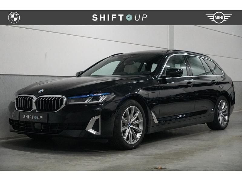 Zwart Gebruikt 2020 BMW 530 Stationwagen | € 37.940 (Iets duurder) - Afbeelding 1/3