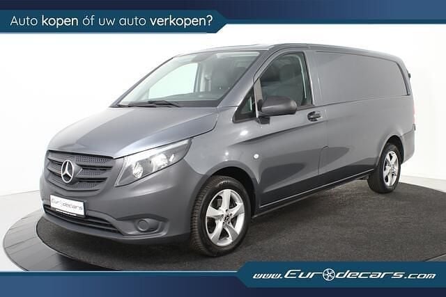 Grijs Gebruikt 2018 Mercedes Vito MPV | € 21.500 (Iets duurder) - Afbeelding 1/4
