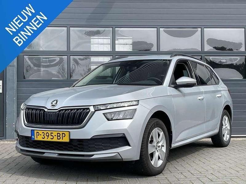 Grijs Gebruikt 2022 Skoda Kamiq Ambition SUV | € 16.999 (Goede deal) - Afbeelding 1/4