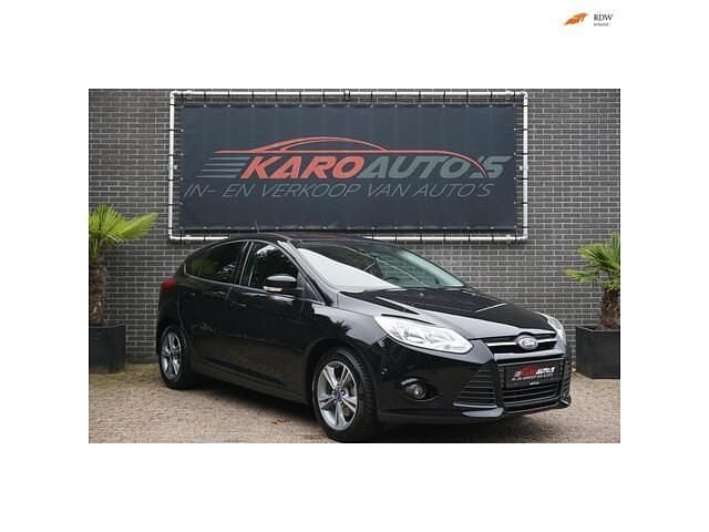 Zwart Gebruikt 2014 Ford Focus Hatchback | € 5.950 (Goede deal) - Afbeelding 1/4