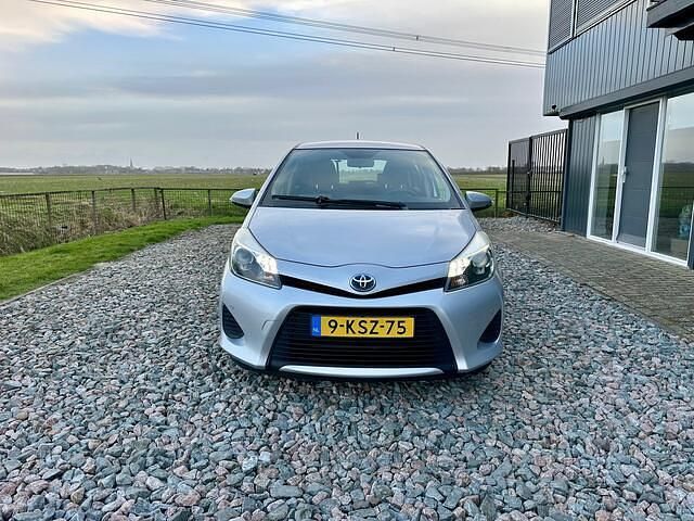 Occasion Toyota Yaris 75 PK (55 kW) 2013 Grijs Hatchback