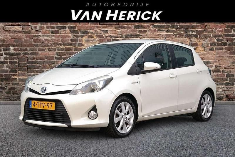 Wit Gebruikt 2014 Toyota Yaris Hybrid Hatchback | € 11.945 (Eerlijke prijs) - Afbeelding 1/4