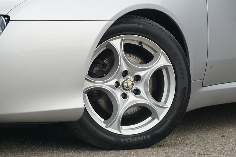 Occasion Alfa Romeo Spider Exclusive 185 PK (136 kW) 2011 Grijs, metallic lak Cabriolet