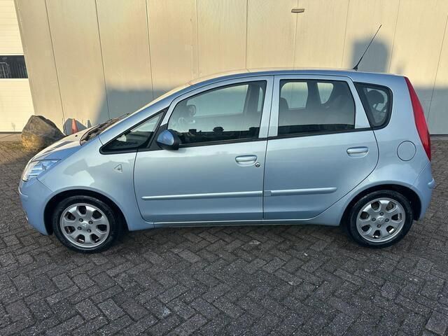 Grijs Gebruikt 2006 Mitsubishi Colt Inform Hatchback | € 1.950 (Iets duurder) - Afbeelding 1/4