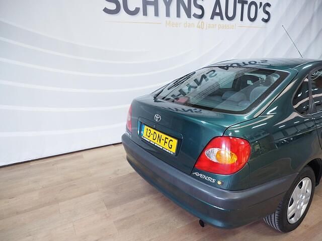 Occasion Toyota Avensis Sol 110 PK (80 kW) 1999 Groen Hatchback