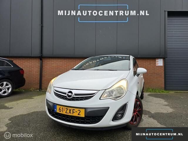 Wit Gebruikt 2013 Opel Corsa Color Edition Hatchback | € 1.799 (Goede deal) - Afbeelding 1/4