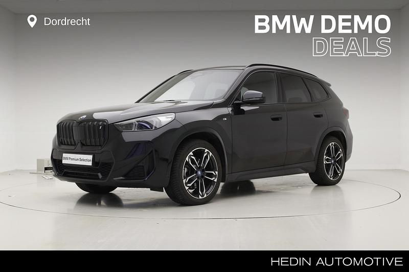 Zwart Gebruikt 2023 BMW iX1 SUV | € 48.895 - Afbeelding 1/3