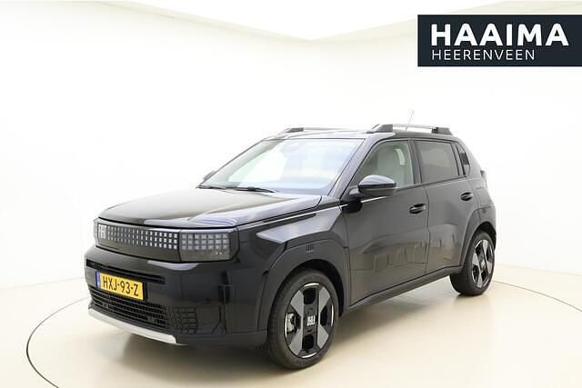 Zwart Nieuw 2025 Fiat Grande Panda La Prima SUV | € 28.950 - Afbeelding 1/4