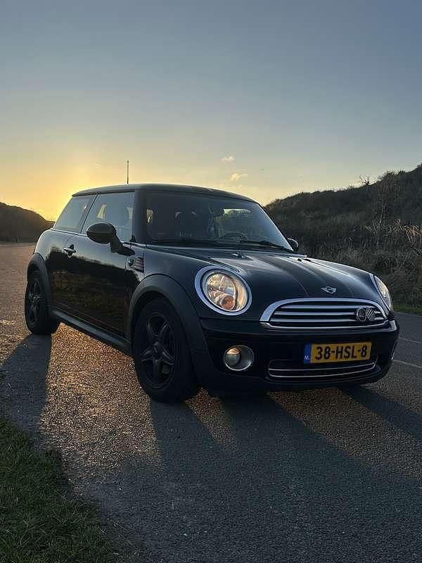 Zwart Occasion 2009 Mini ONE Hatchback | € 3.000 (Iets duurder) - Afbeelding 1/4