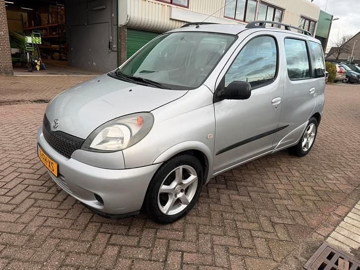 Occasion 2000 Toyota Yaris Stationwagen | € 4.350 (Eerlijke prijs) - Afbeelding 1/4