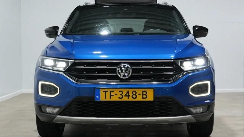 Occasion VW T-Roc Advance 110 PK (80 kW) 2018 Ravenna blue / zwart dak SUV