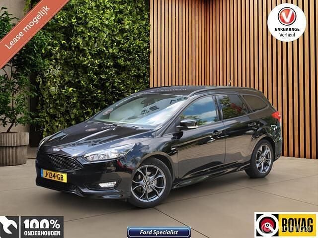 Zwart Gebruikt 2018 Ford Focus ST-Line Stationwagen | € 12.495 (Super prijs) - Afbeelding 1/4