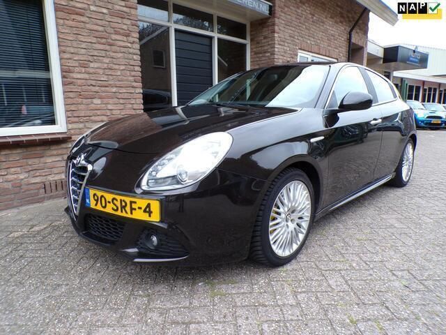 Zwart, metallic lak Gebruikt 2011 Alfa Romeo Giulietta Distinctive Hatchback | € 5.900 (Iets duurder) - Afbeelding 1/4