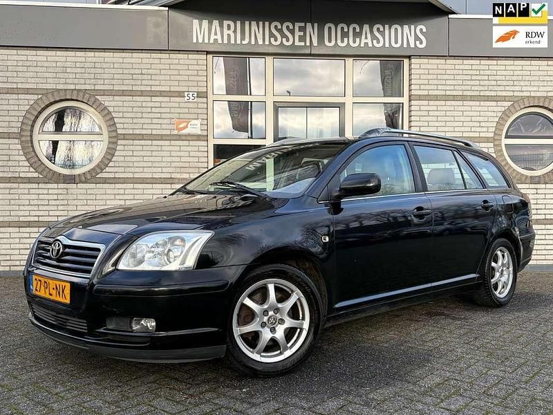 Zwart Occasion 2004 Toyota Avensis Executive Stationwagen | € 1.995 (Eerlijke prijs) - Afbeelding 1/4