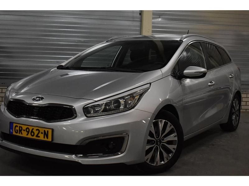 Occasion Kia Ceed 135 PK (99 kW) 2015 Grijs Hatchback