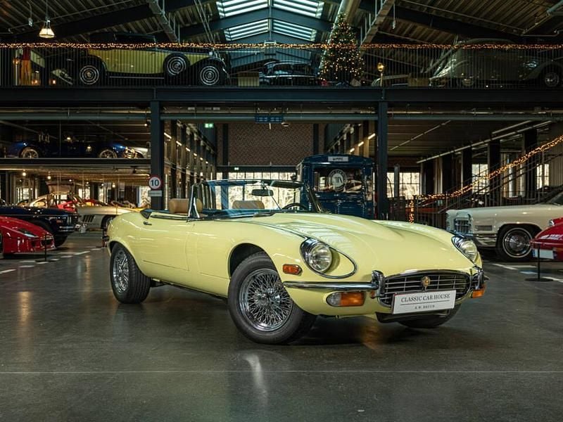Geelpale primrose Gebruikt 1974 Jaguar E-Type Cabriolet | € 64.900 - Afbeelding 1/4