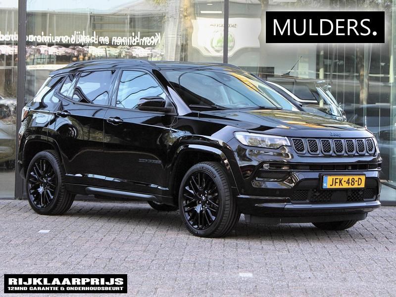 Zwart Gebruikt 2022 Jeep Compass SUV | € 27.987 (Eerlijke prijs) - Afbeelding 1/3