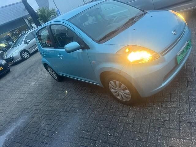 Occasion Daihatsu Sirion 69 PK (50 kW) 2006 Blauw Hatchback