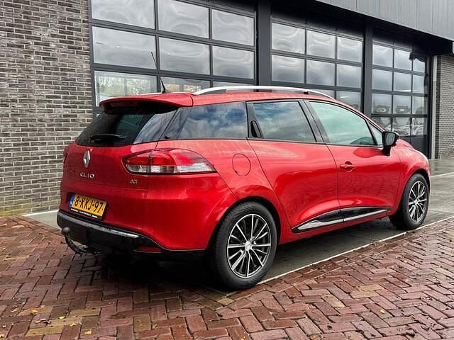 Occasion Renault Clio GrandTour Expression 90 PK (66 kW) 2013 Rood Stationwagen
