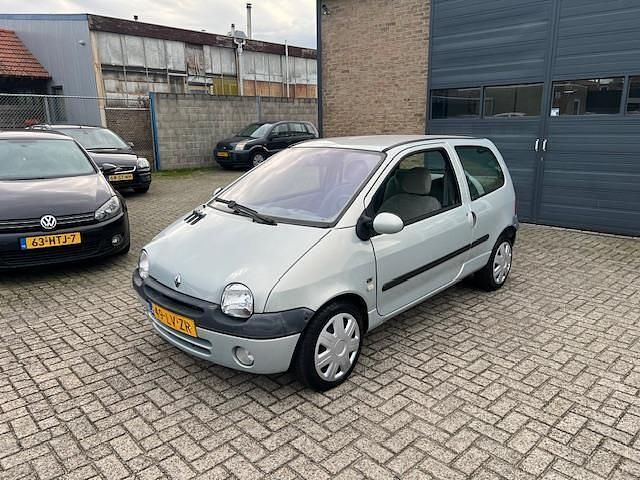 Grijs Gebruikt 2003 Renault Twingo Hatchback | € 1.890 (Eerlijke prijs) - Afbeelding 1/4