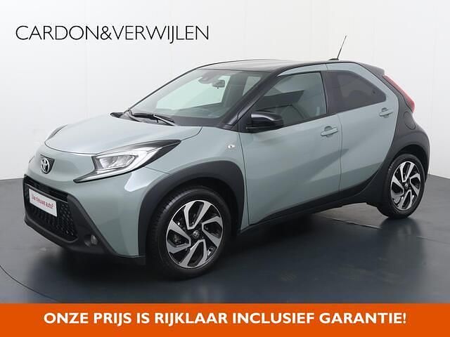 Groen Gebruikt 2024 Toyota Aygo Pulse Hatchback | € 18.840 (Eerlijke prijs) - Afbeelding 1/4