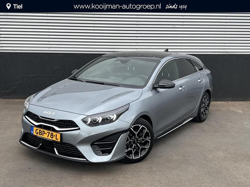 Lunar silver m Occasion 2024 Kia ProCeed GT-Line Hatchback | € 32.400 (Eerlijke prijs) - Afbeelding 1/4