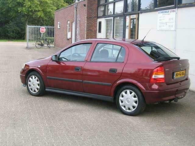 Occasion Opel Astra 75 PK (55 kW) 2000 Rood Hatchback