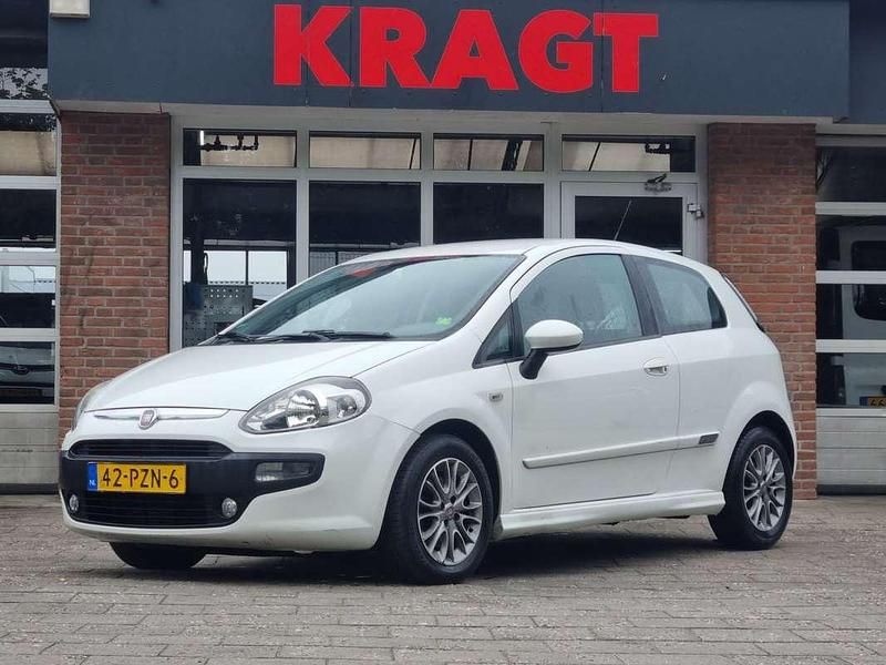 Wit Gebruikt 2011 Fiat Punto Evo Dynamic Hatchback | € 1.250 (Goede deal) - Afbeelding 1/4