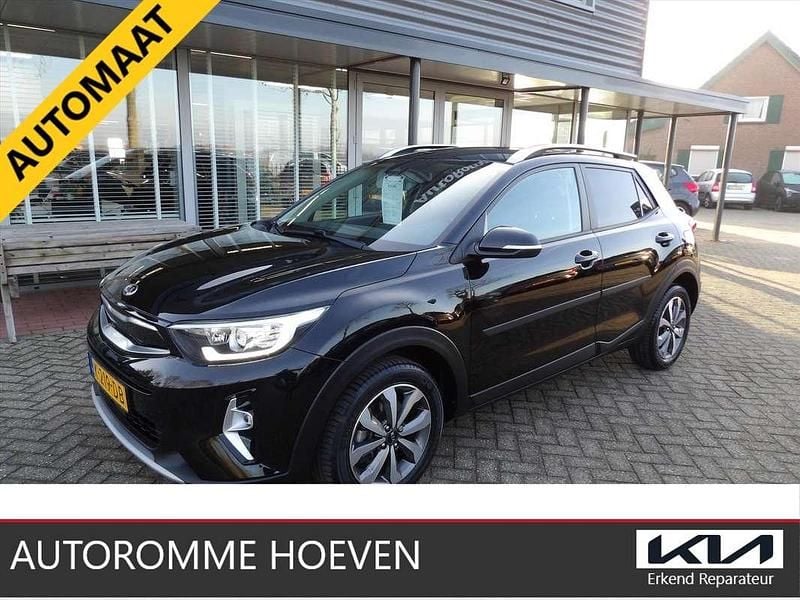 Zwart (metallic) Occasion 2020 Kia Stonic Turbo SUV | € 20.840 (Eerlijke prijs) - Afbeelding 1/4
