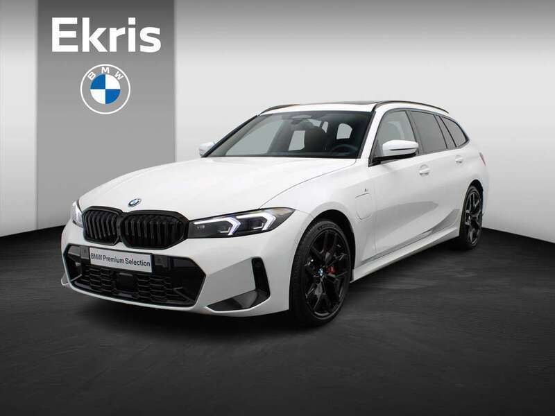 Wit Gebruikt 2024 BMW 330e M Sport Stationwagen | € 57.900 (Duur) - Afbeelding 1/4