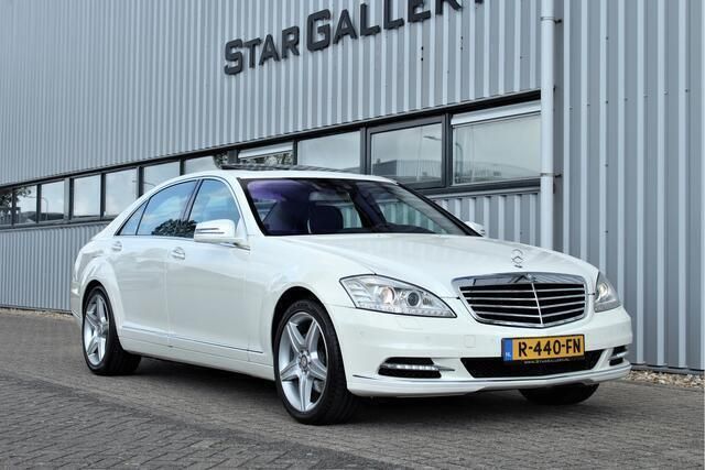 Wit, metallic lak Gebruikt 2009 Mercedes S400 Sedan | € 23.950 (Eerlijke prijs) - Afbeelding 1/4