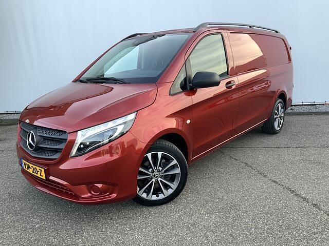 Occasion Mercedes Vito 165 PK (121 kW) 2021 Rood Van
