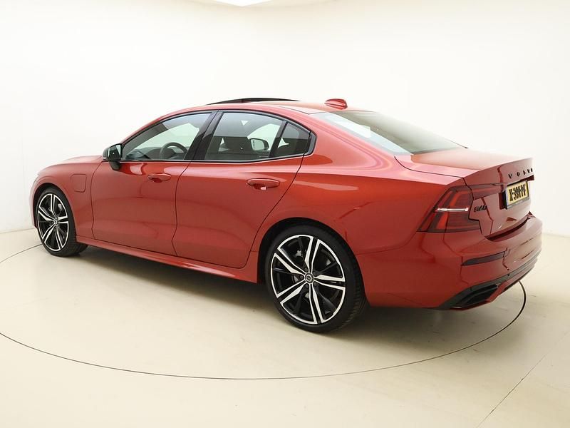 Occasion Volvo S60 R-Design 405 PK (297 kW) 2020 Rood Sedan