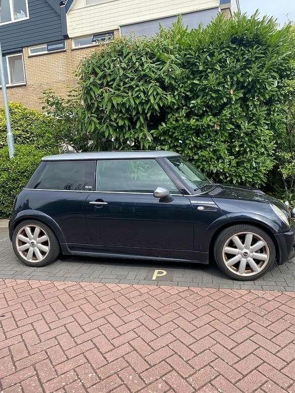 Zwart Gebruikt 2006 Mini Cooper Hatchback | € 3.000 (Goede deal) - Afbeelding 1/4