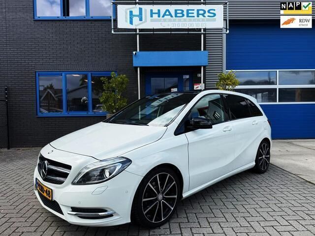 Wit, metallic lak Gebruikt 2013 Mercedes B180 Ambition MPV | € 8.445 (Eerlijke prijs) - Afbeelding 1/4