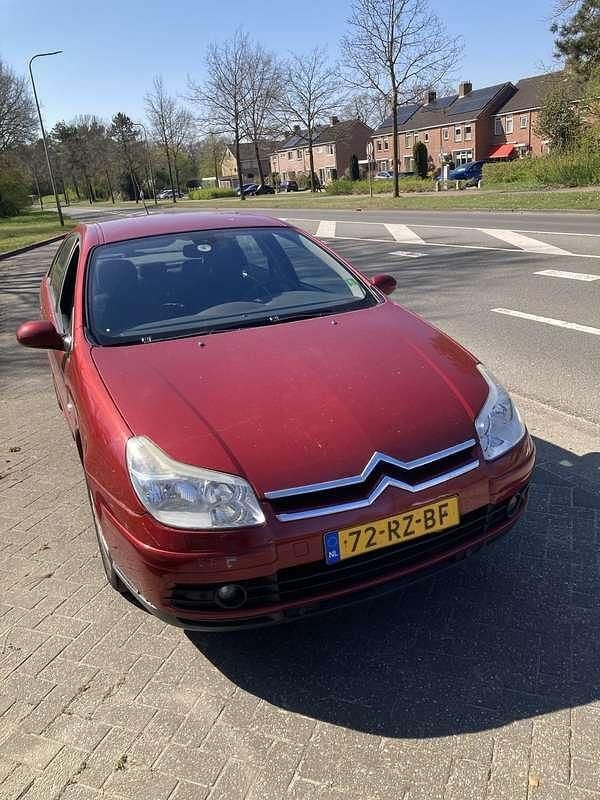Rood Gebruikt 2005 Citroën C5 VTR Sport Hatchback | € 1.000 (Eerlijke prijs) - Afbeelding 1/4