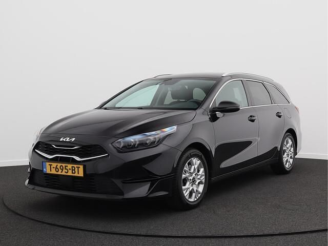 Zwart Gebruikt 2023 Kia Ceed Sportswagon Stationwagen | € 23.950 (Eerlijke prijs) - Afbeelding 1/4
