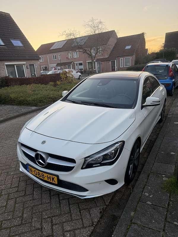 Gebruikt 2017 Mercedes CLA200 Coupé | € 21.900 (Iets duurder) - Afbeelding 1/4