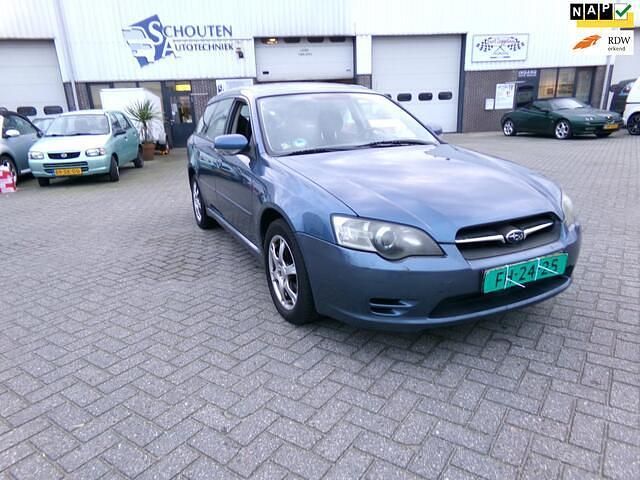 Blauw (metallic) Occasion 2004 Subaru Legacy Stationwagen | € 1.000 - Afbeelding 1/4