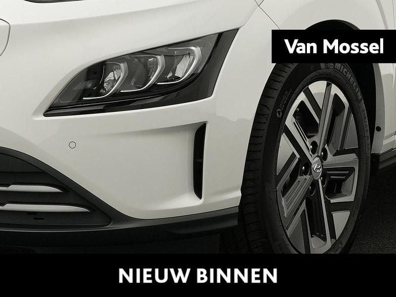 Wit Nieuw 2025 Hyundai Kona SUV | € 39.640 (Eerlijke prijs) - Afbeelding 1/4
