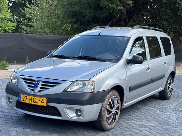 Grijs Gebruikt 2008 Dacia Logan MCV Lauréate MPV | € 1.595 (Eerlijke prijs) - Afbeelding 1/4