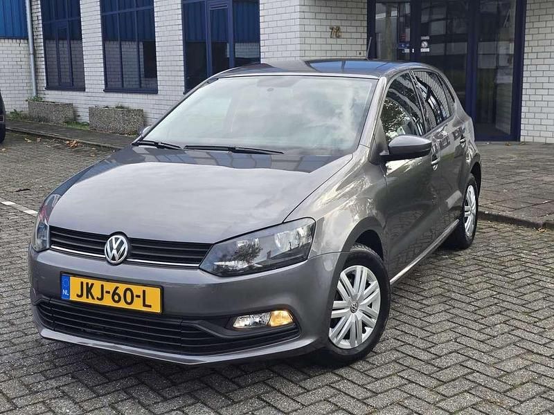 Gebruikt 2014 VW Polo Comfortline Sedan | € 6.450 (Super prijs) - Afbeelding 1/4